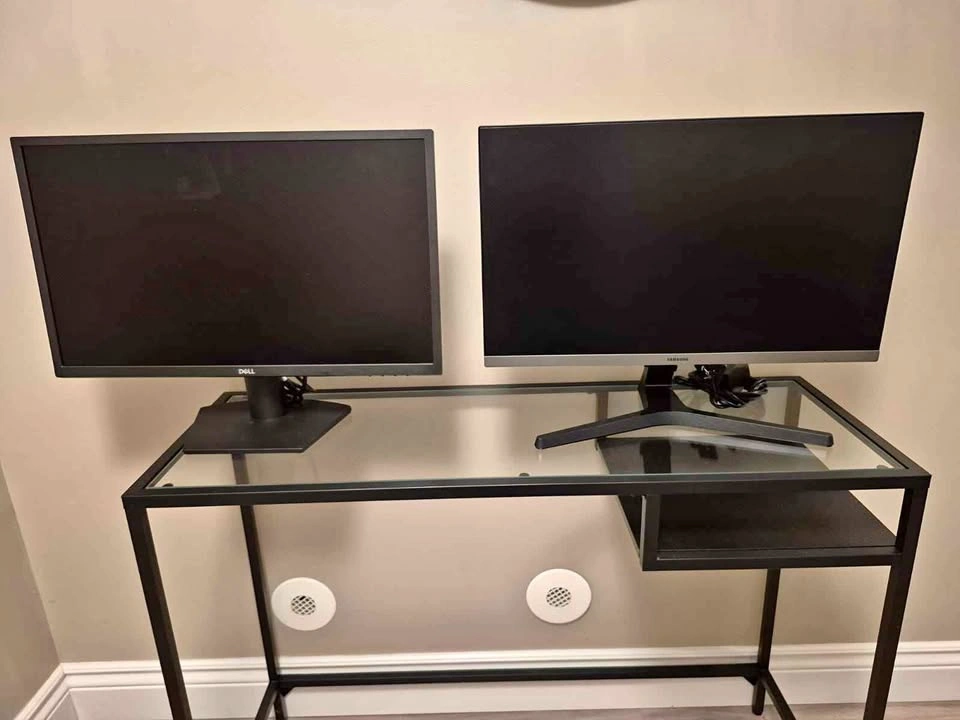 24 Inch Monitors - Dell & Samsung