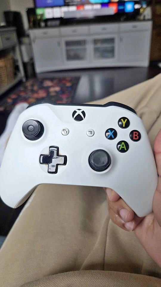 Xbox controller (well used)