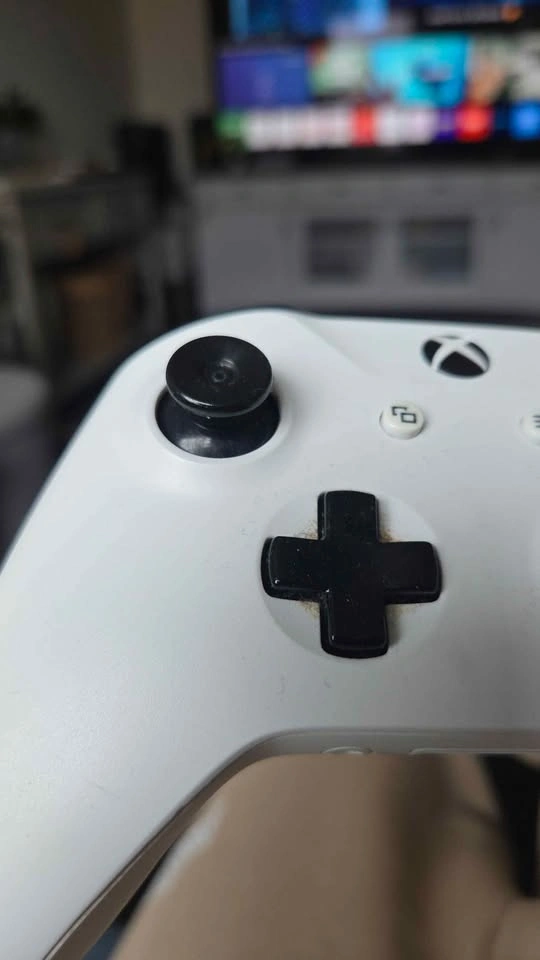 Xbox controller (well used) - photo 2