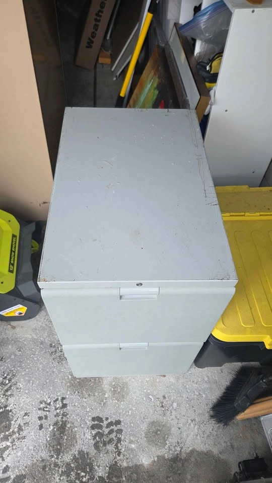 2-Drawer Metal Filing Cabinet with key - photo 2