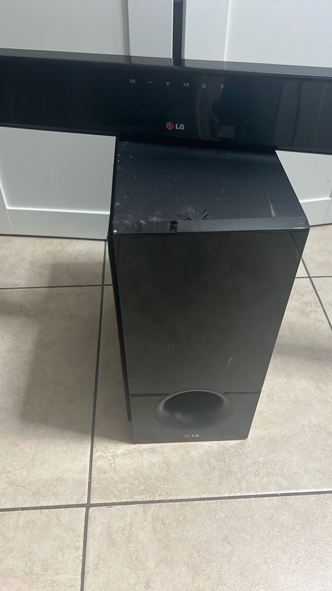 LG Soundbar - Good Condition - photo 2