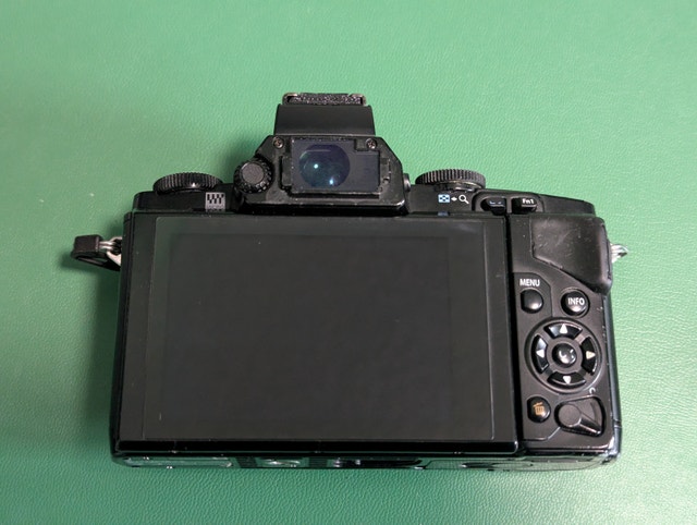 Olympus OM-D E-M5 Mark I for parts - photo 2