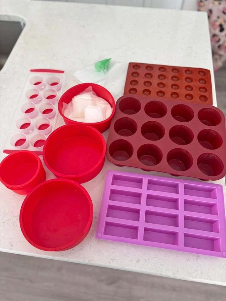 Silicone Moulds & Baking Bundle