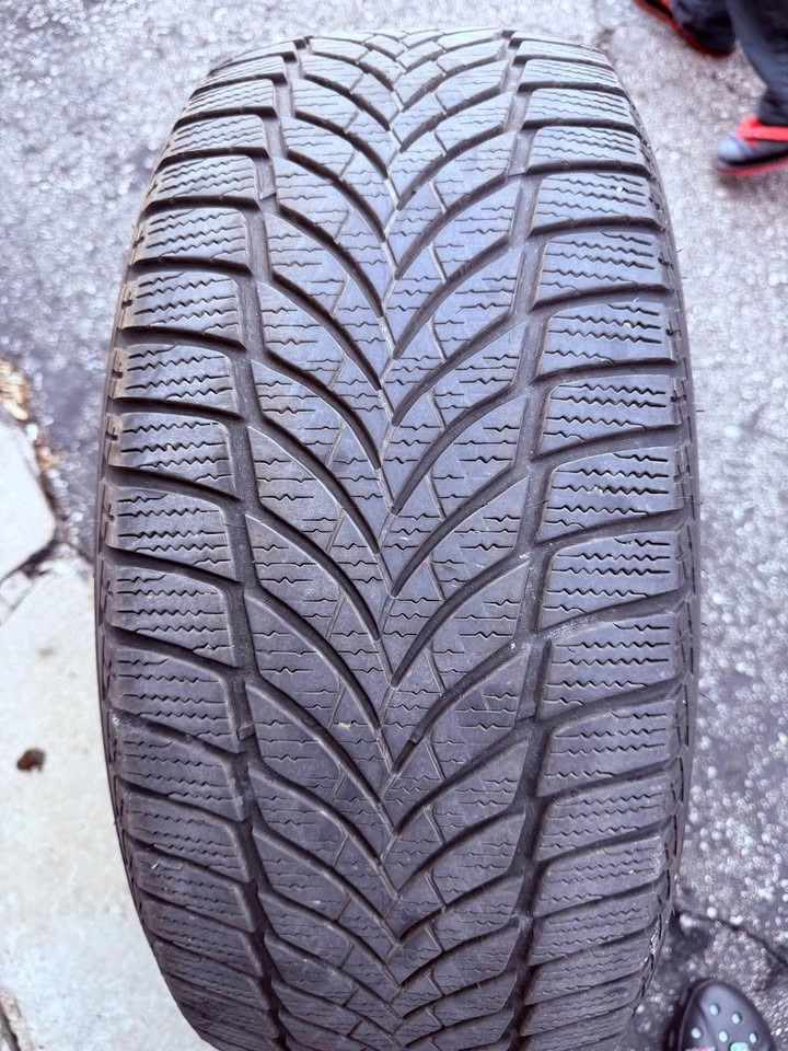 Goodyear WinterCommand 245/50R20 Winter Tire – 60% Tread - photo 3