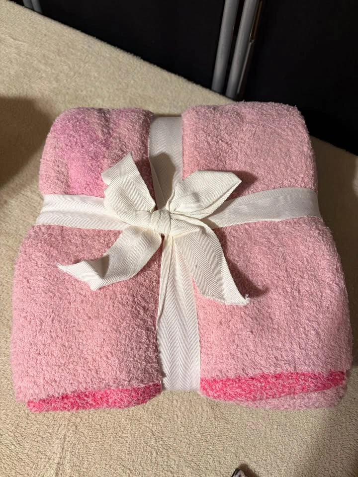 NEW Pink Howdy Cowboy Hat Blanket - New With Tags HIGH END PLUSH - photo 2