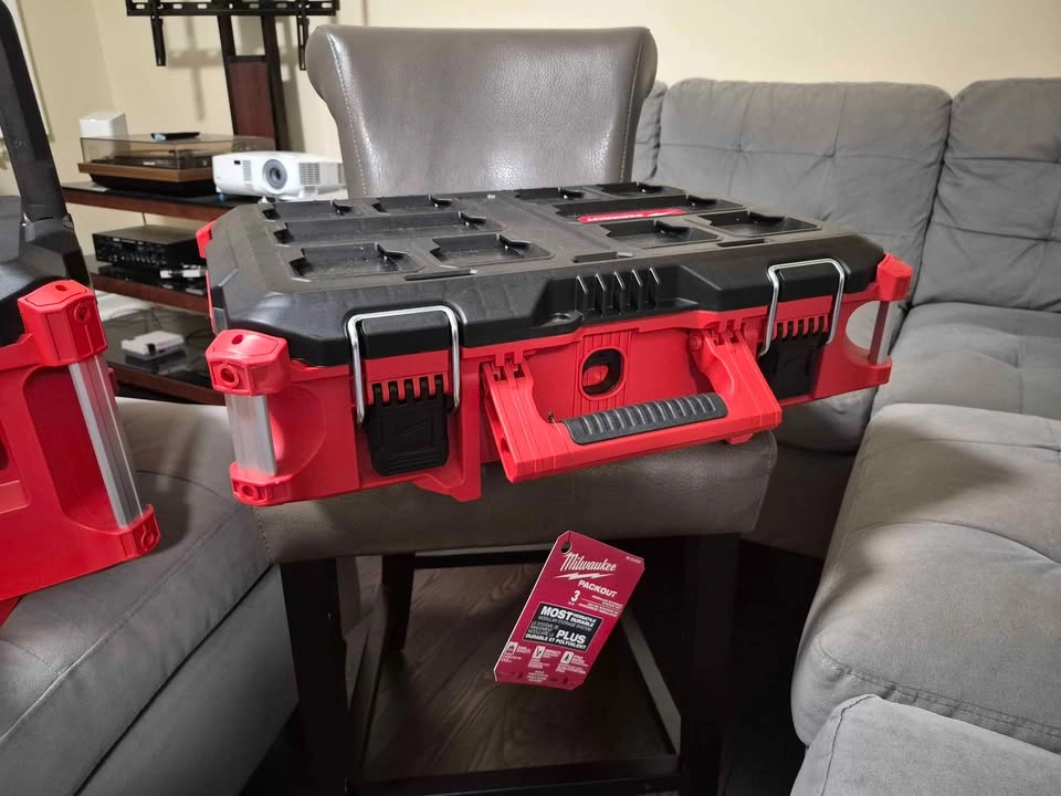Milwaukee PACKOUT 22" Medium Tool Box - photo 2
