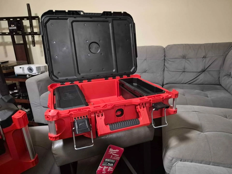 Milwaukee PACKOUT 22" Medium Tool Box - photo 3