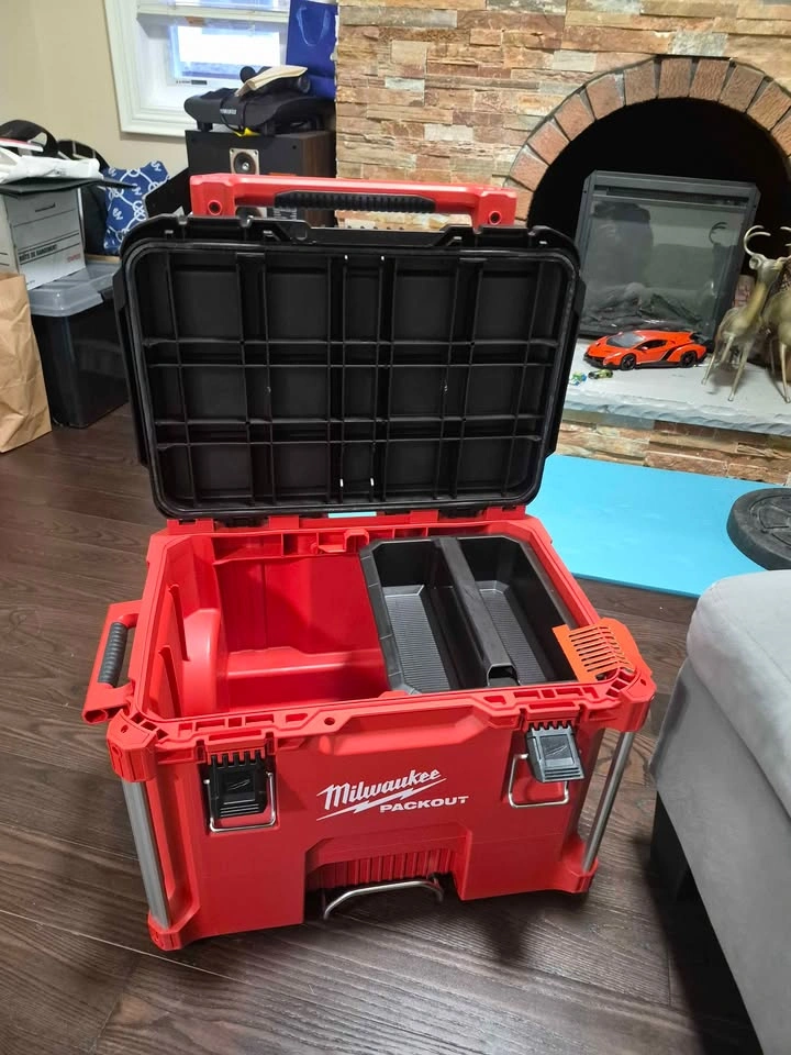 Milwaukee PACKOUT™ Rolling Tool Box, Model 48-22-8426 $175 - photo 2