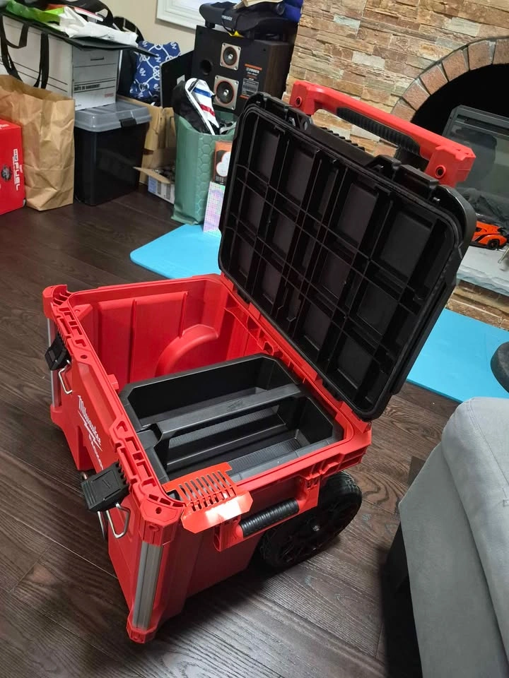 Milwaukee PACKOUT™ Rolling Tool Box, Model 48-22-8426 $175 - photo 5