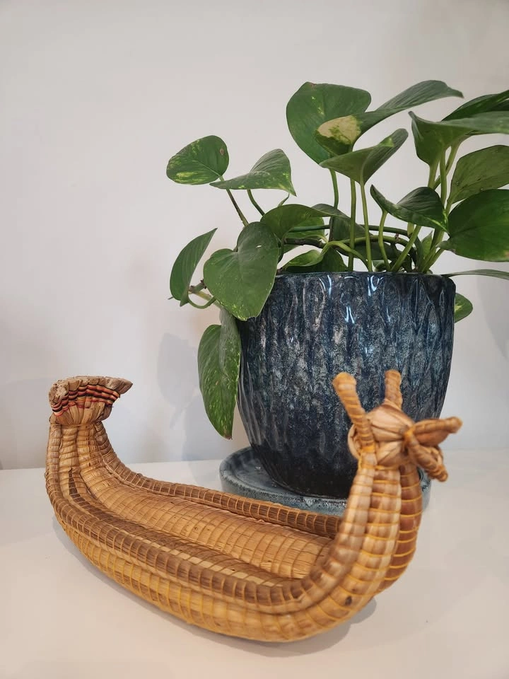 Vintage Peruvian Gondola Bird / Dragon Woven Wicker Basket - photo 3
