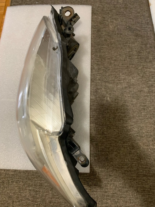 2009-10 Toyota Corolla Driver Side Headlight OEM - photo 5