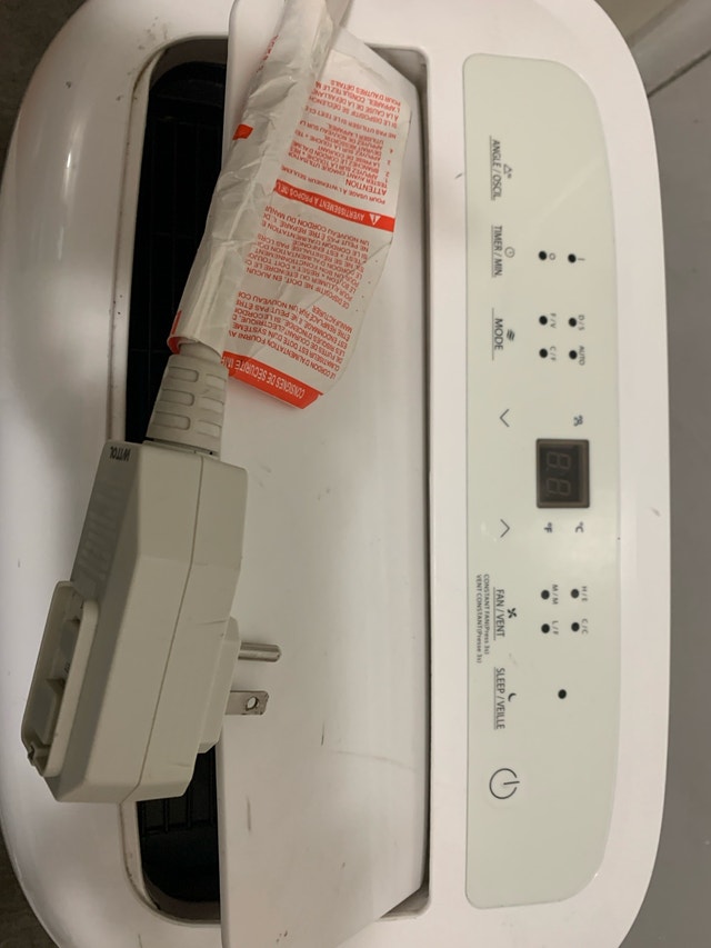 Toshiba Mobile Air Conditioner 12,000 BTU - photo 2