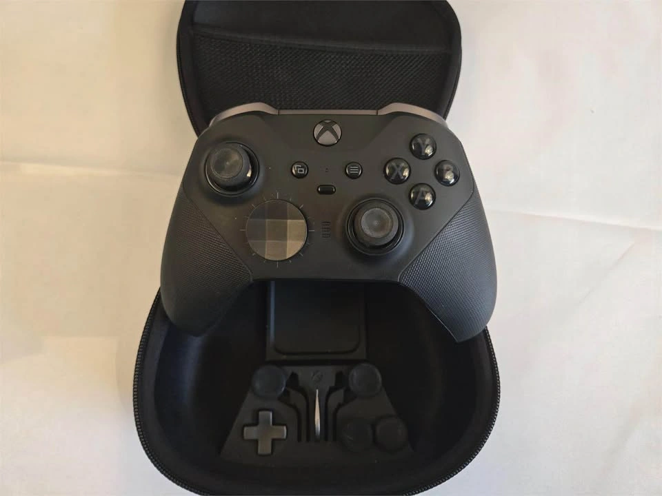 NEW* Xbox Elite Series 2 Controller Wireless - photo 2