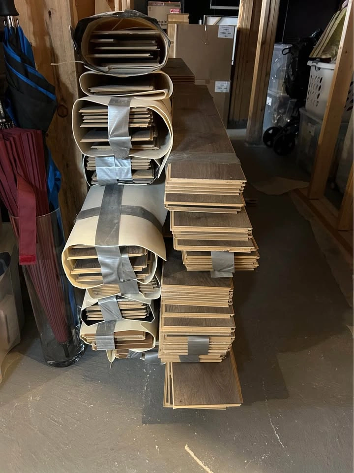 Laminate Flooring - photo 2