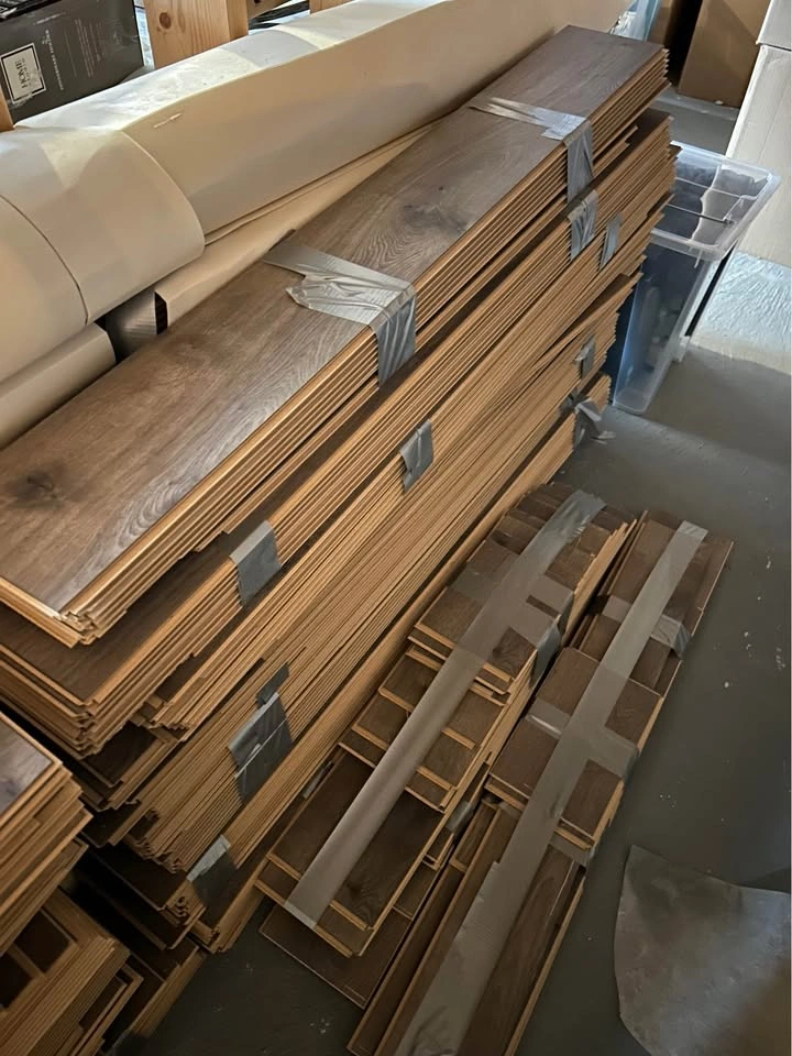Laminate Flooring - photo 4