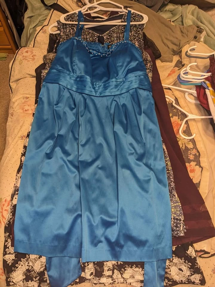 Grad dress - photo 2