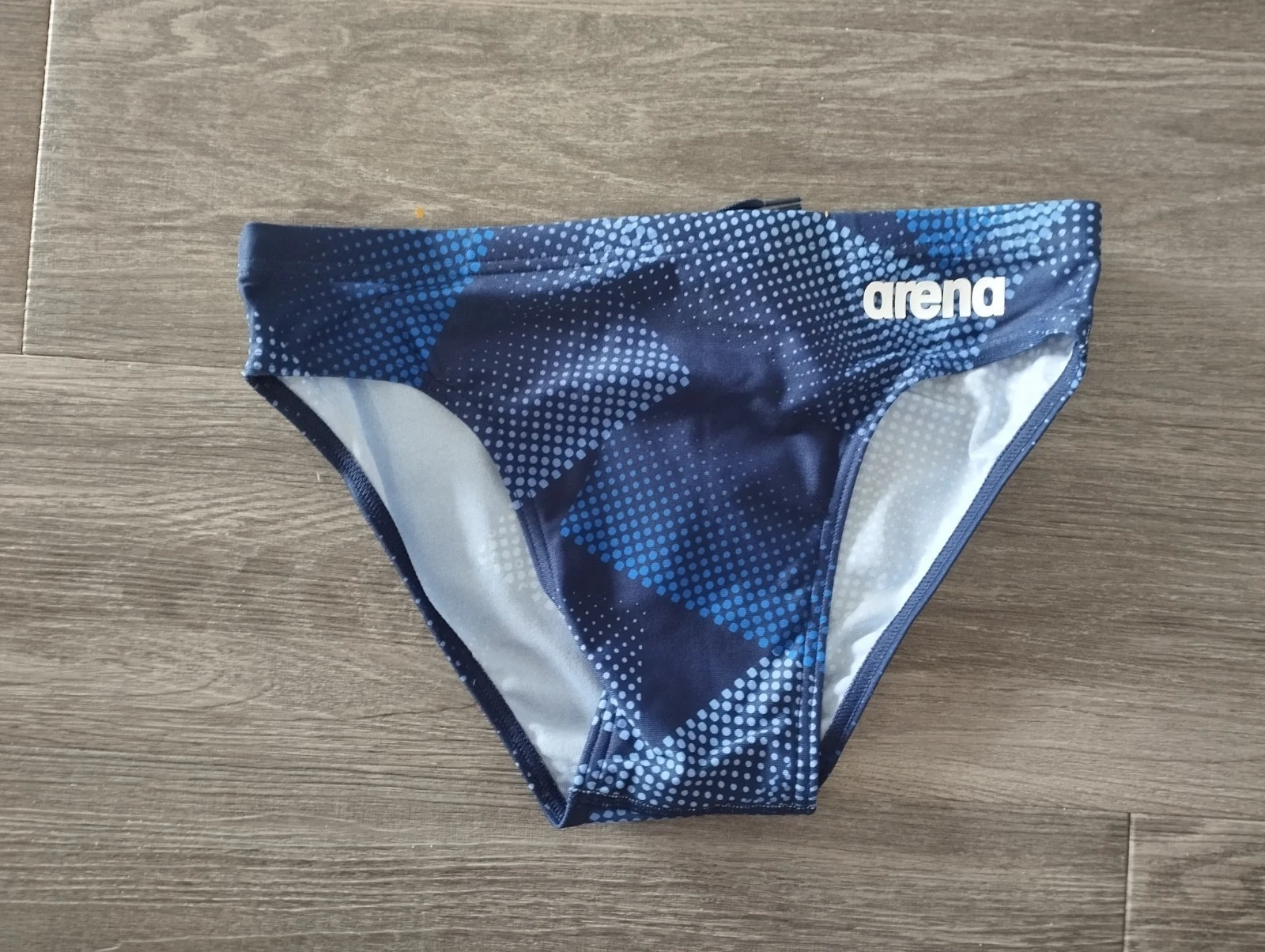 US-30 ARENA Mens Swim Brief Halftone Team Print MaxLife Swimsuit