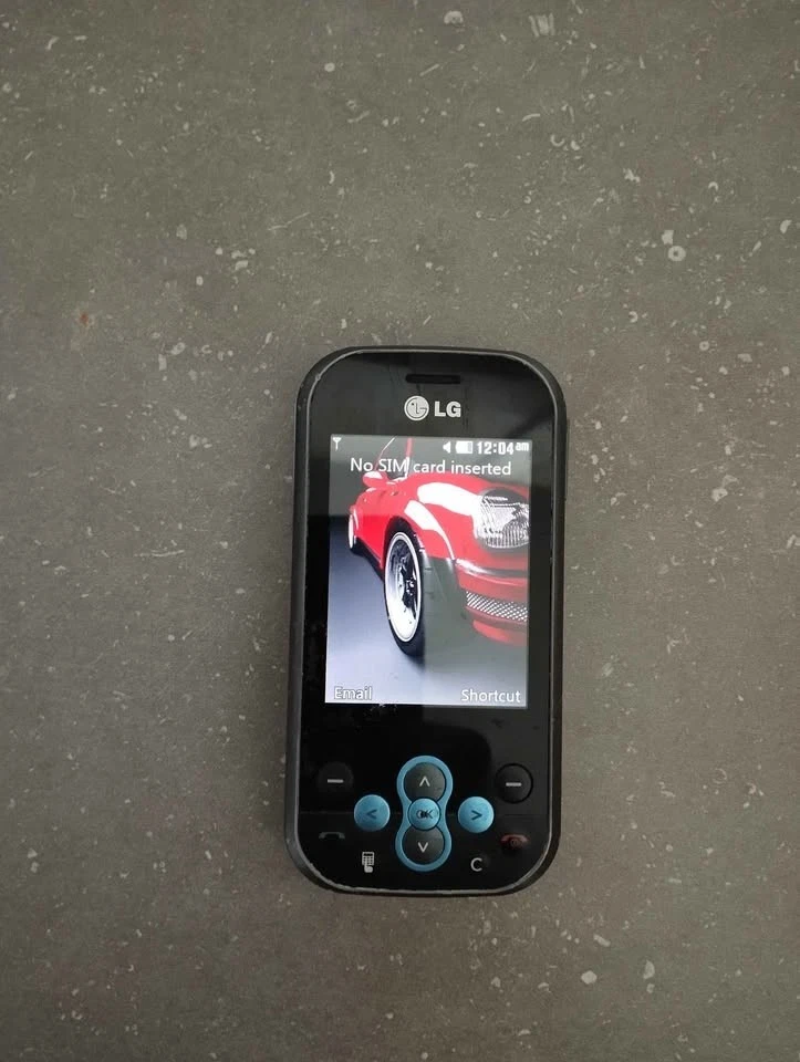 LG TE365F with charger - photo 2