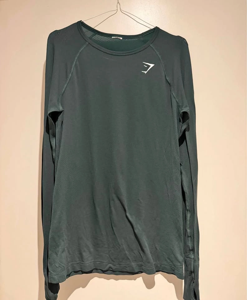 Gymshark women’s long sleeve (xs)