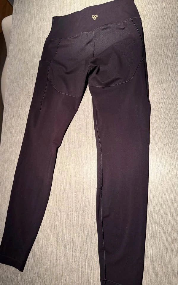 Aritzia Leggings (4) - photo 2