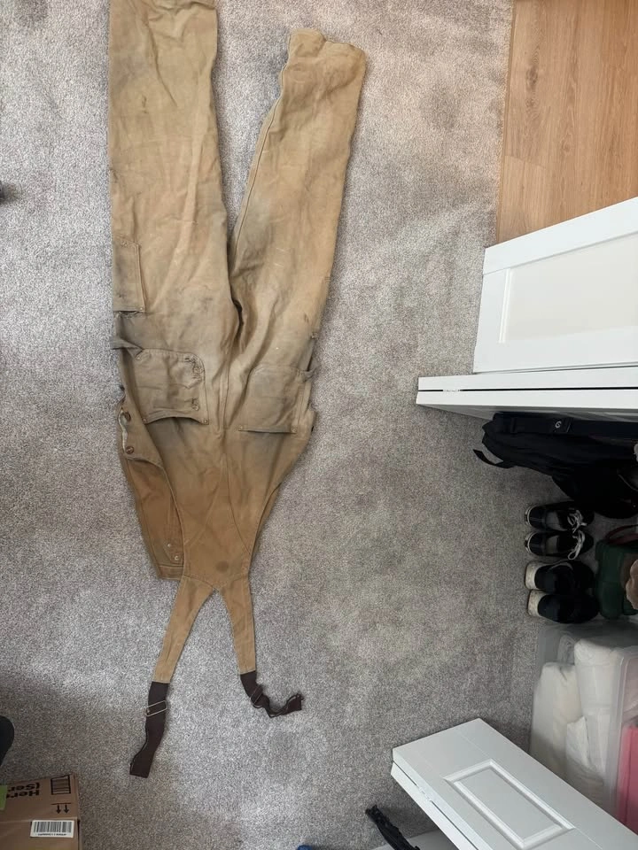 Vintage Carhartt Bib Overalls – Distressed Workwear - photo 2