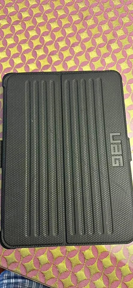 UAG Rugged Case for iPad (fits 11-inch Gen 6/7)