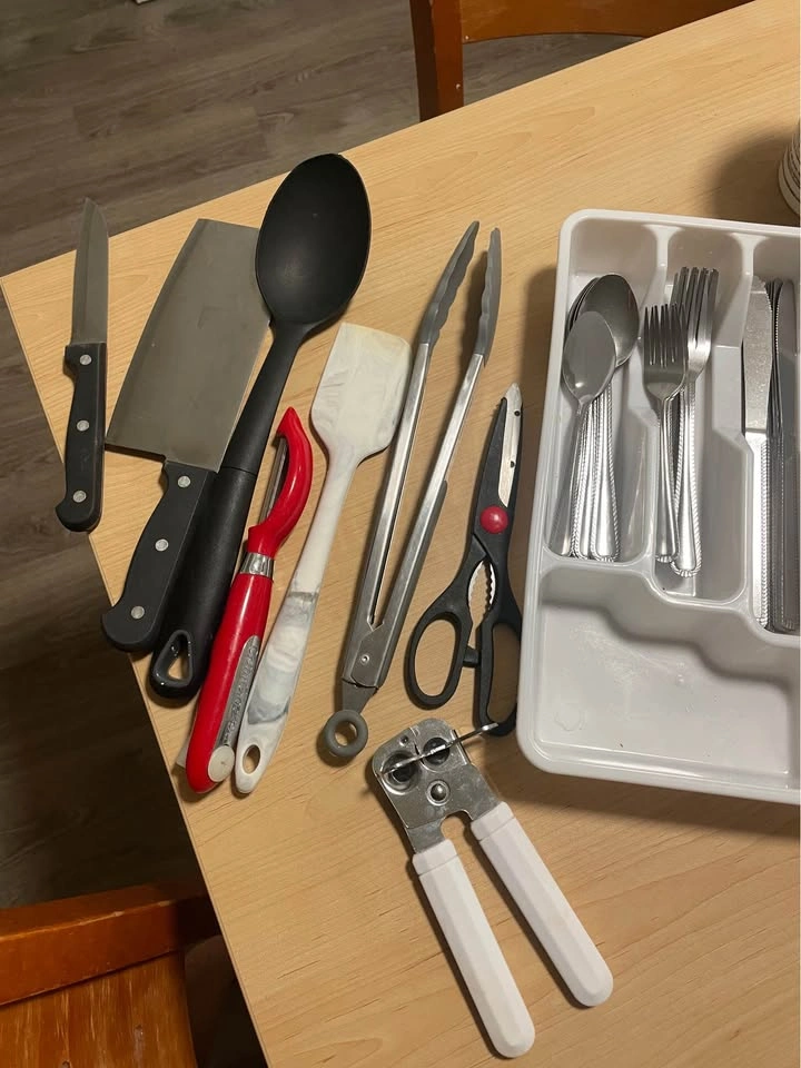 Kitchen Utensils, Cutting Board & Tray - $20 - photo 3