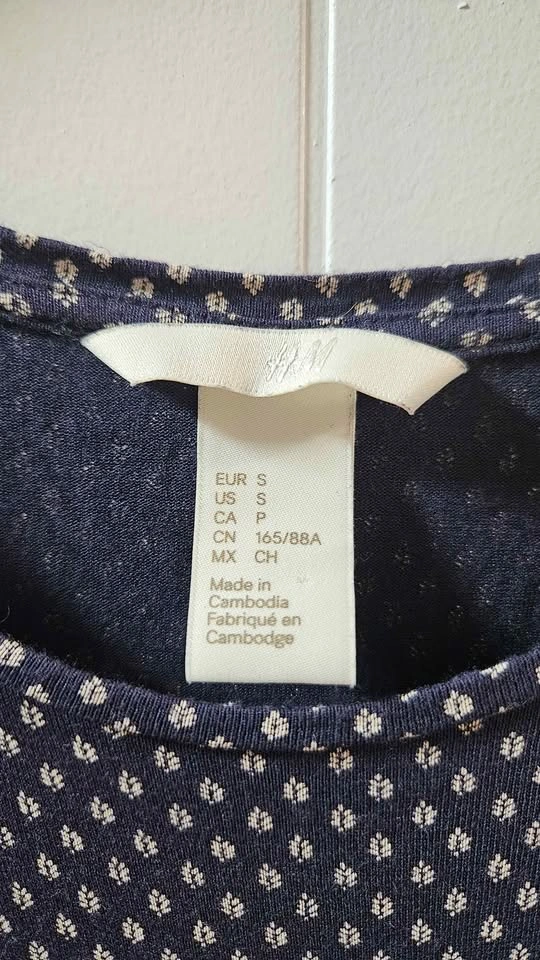 H&M Navy Patterned Short Sleeve Top Size S - photo 3