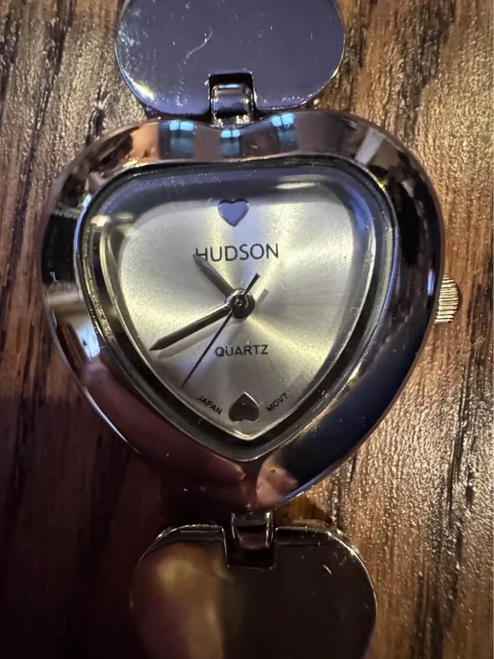 Hudson ladies watch image indicator(2)