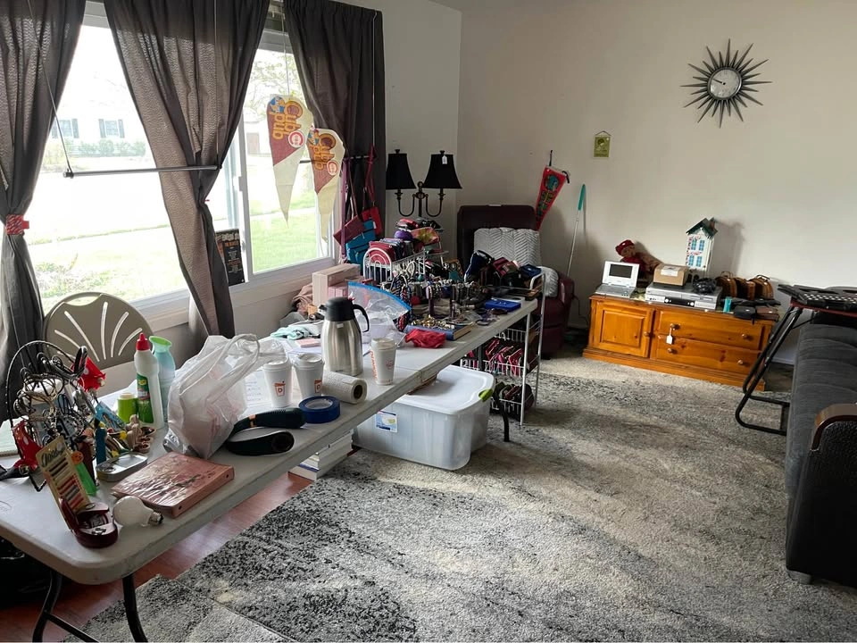 Estate Sale Gurnee 18342 N Linda Ln - photo 5