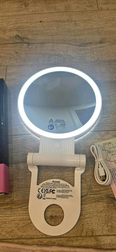 💡 LED Lighted Makeup Mirror – $15 💡