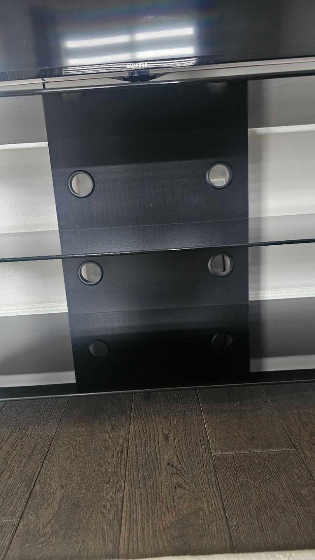 Black Glass TV Table - photo 3