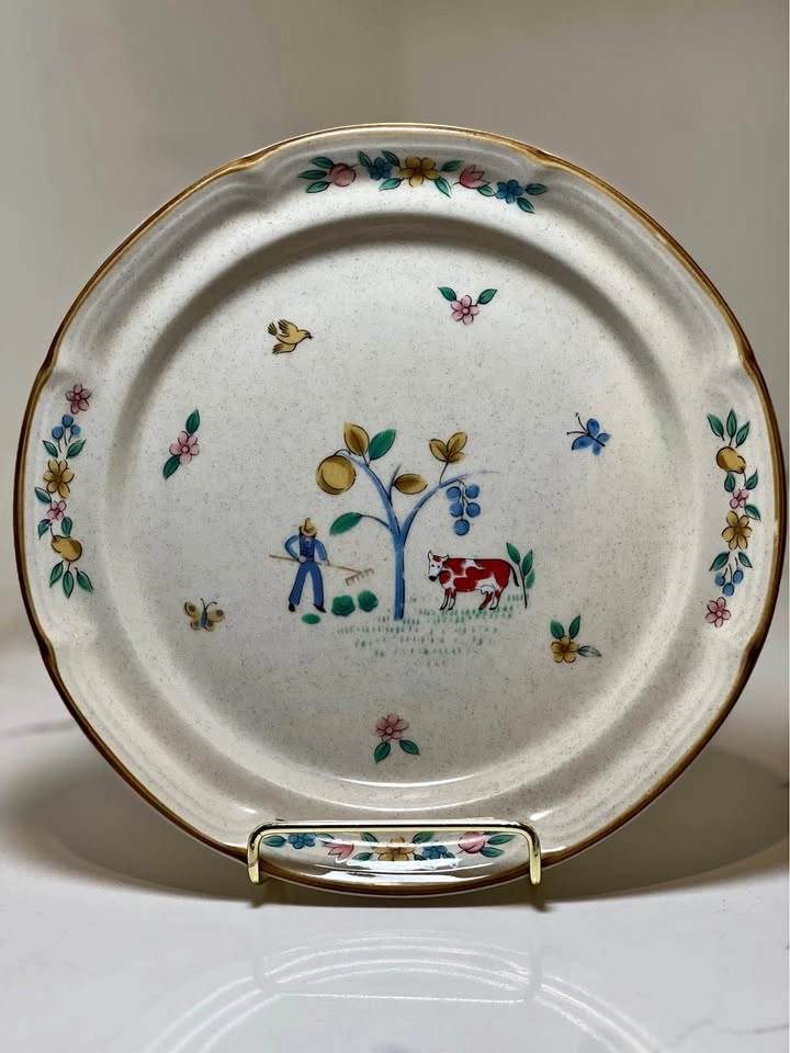 Vintage Heartland Stoneware Salad Plates - Set of 4