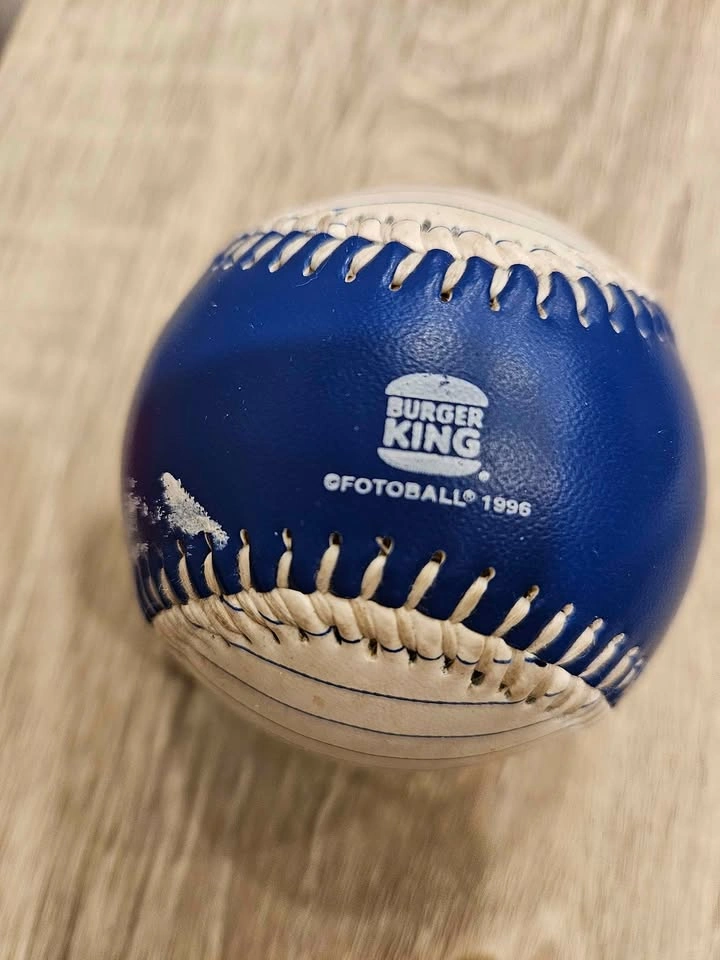 1996 NY Yankees Burger King Baseball - photo 3