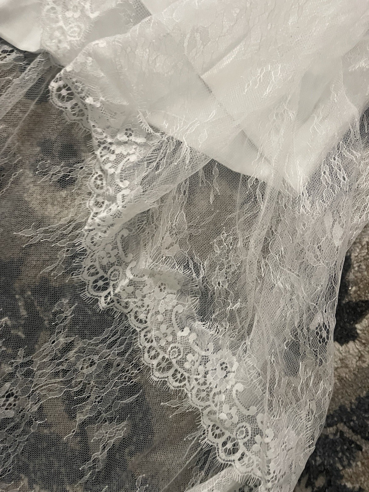 New Lace and Tulle Wedding Dress - photo 2