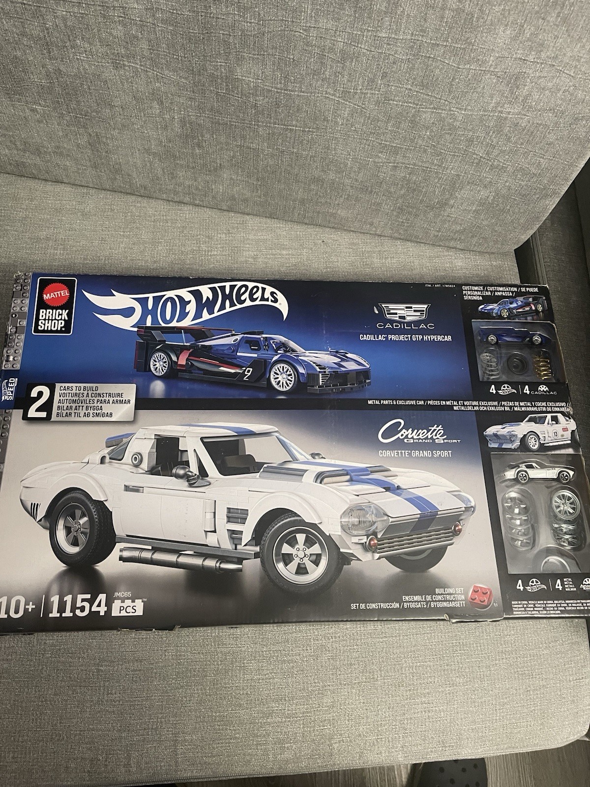 Hot Wheels Brick Shop 2 Pack Corvette & Cadillac