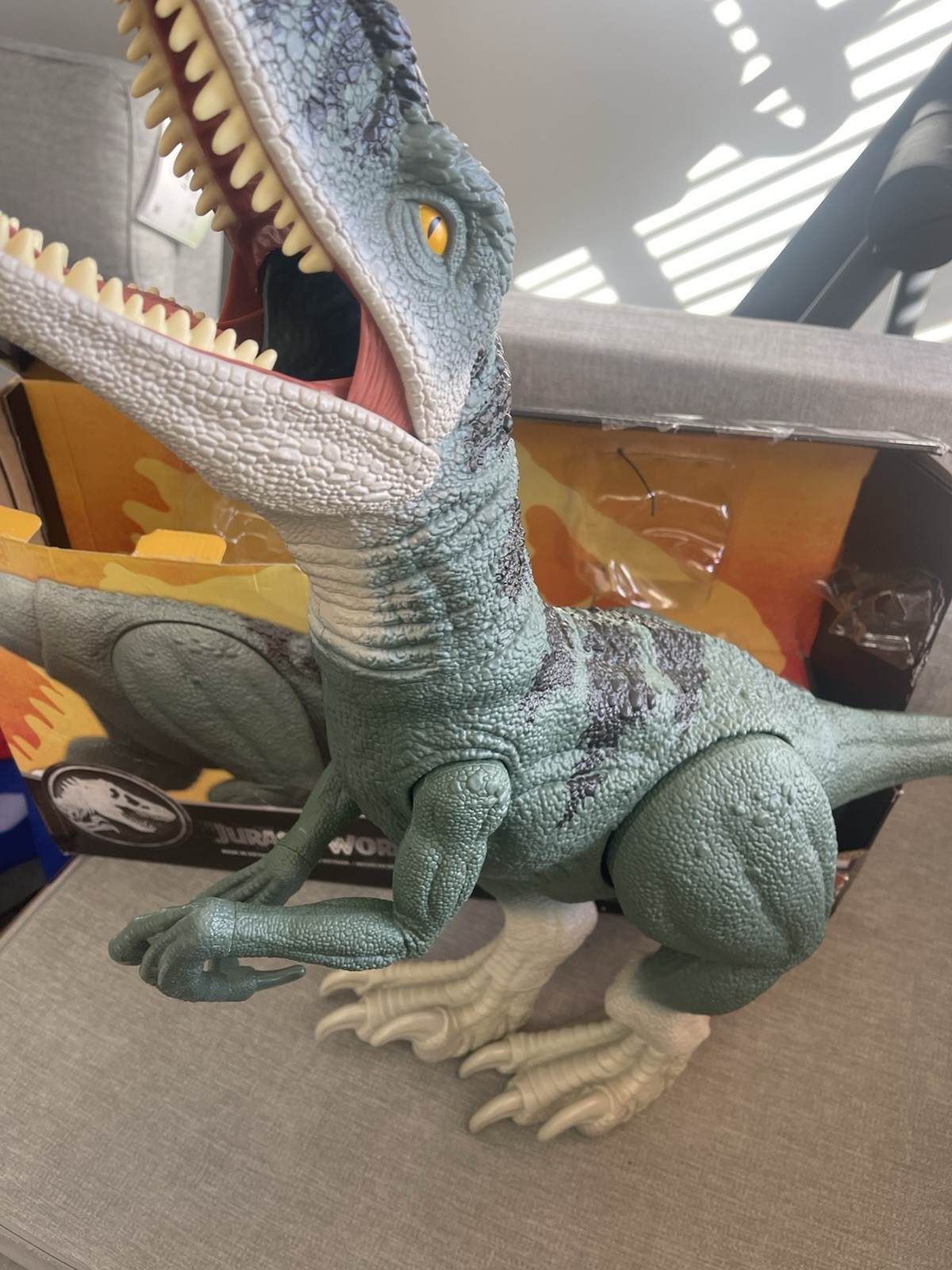 Jurassic World Super Colossal Atrociraptor Pack w/ 2 Minis