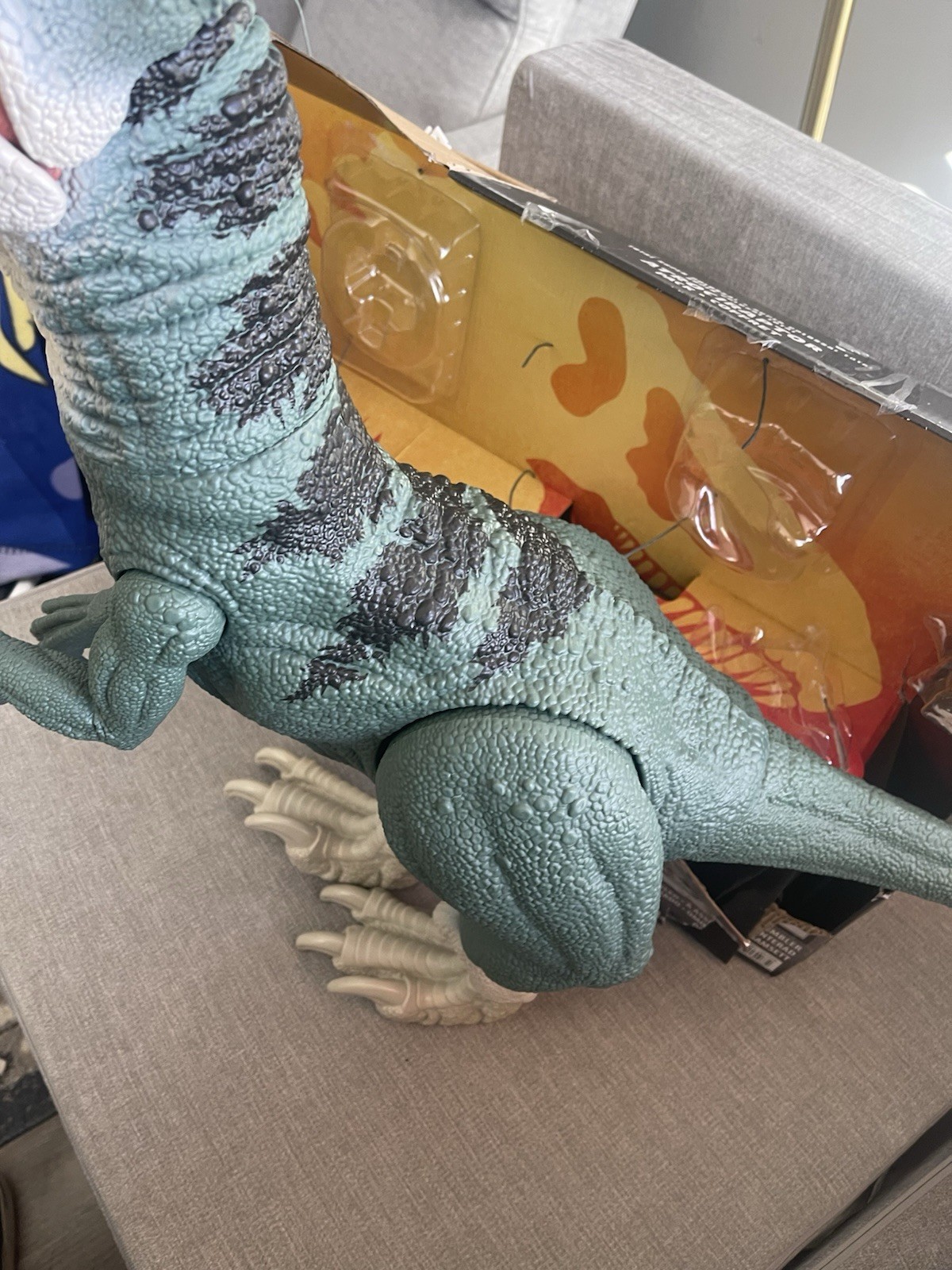 Jurassic World Super Colossal Atrociraptor Pack w/ 2 Minis - photo 4