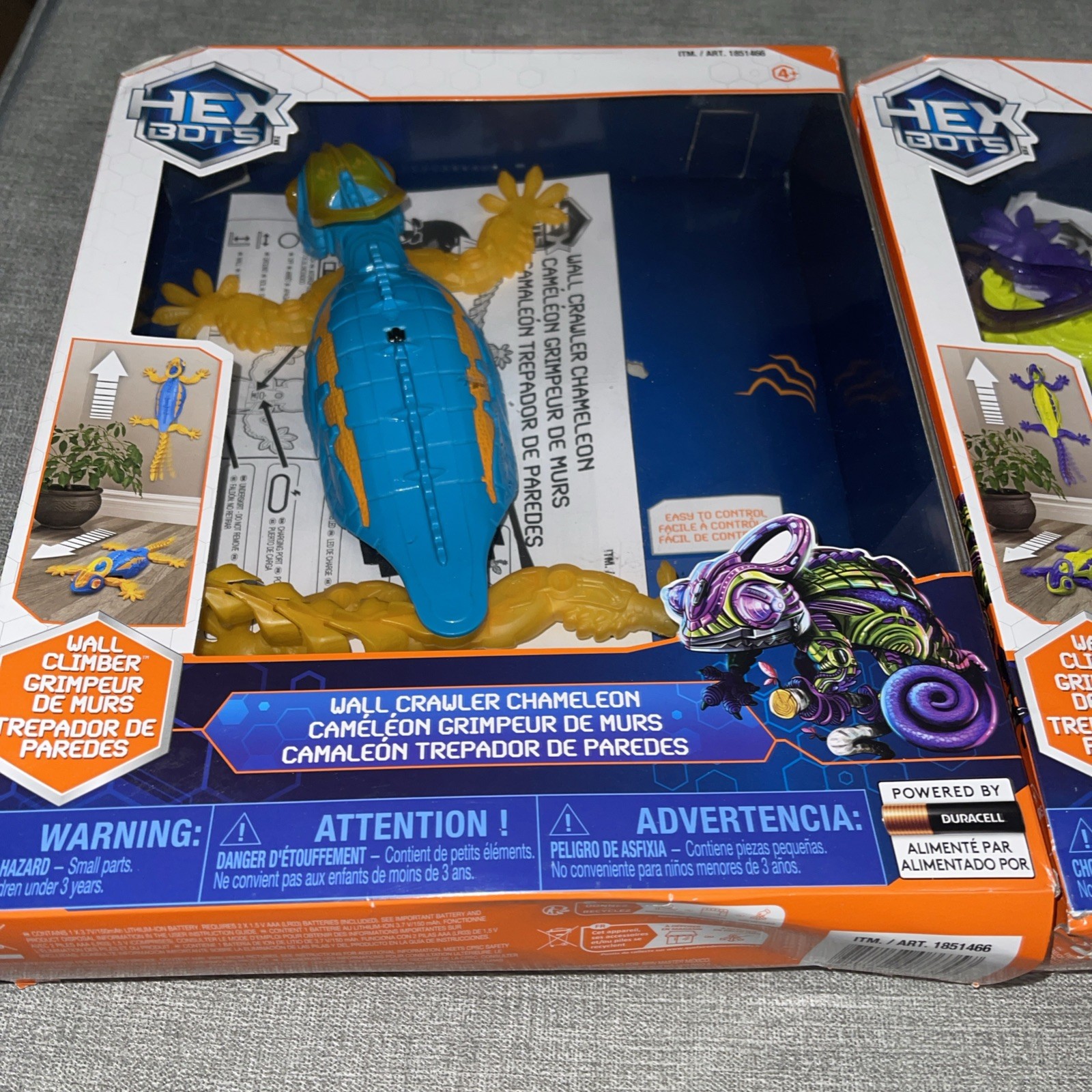 HEX BOTS Wall Crawler Chameleon Robot Toy
