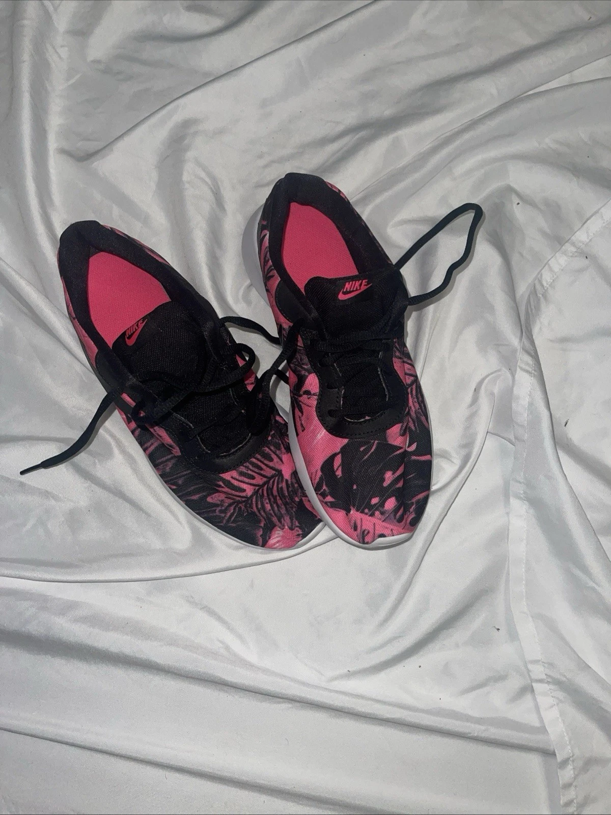 Nike Running Shoes Size 7 Sneakers good condition - photo 3