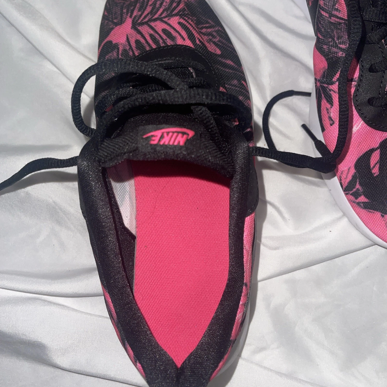 Nike Running Shoes Size 7 Sneakers good condition - photo 4