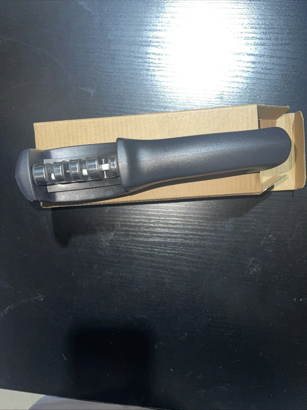 4-in-1 Knife and Scissor Sharpener Tool - photo 3