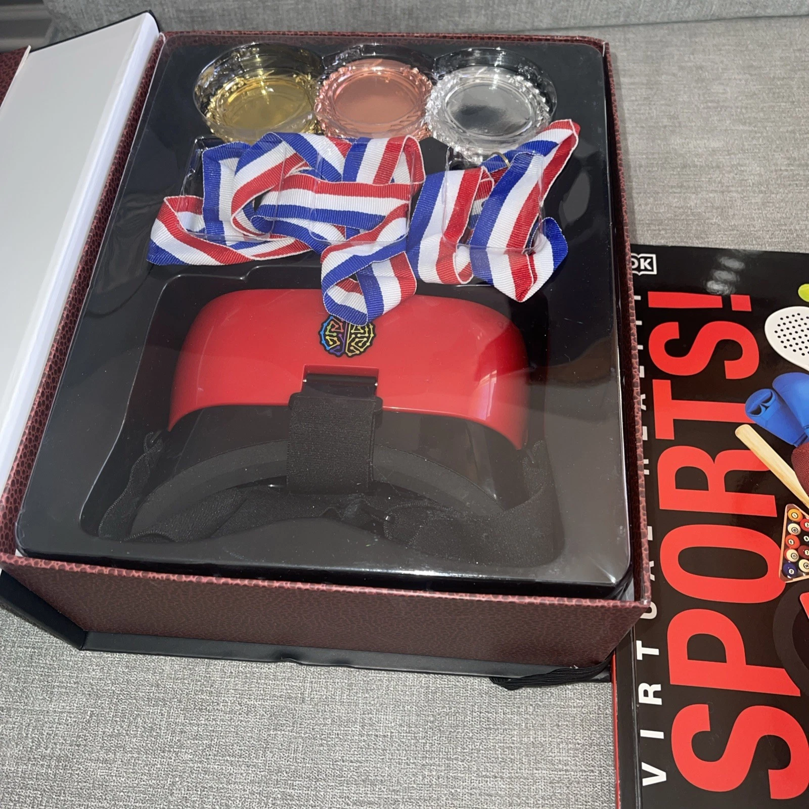 Abacus Brands VR ESPN Gift Box - Illustrated Interactive VR Book - photo 2