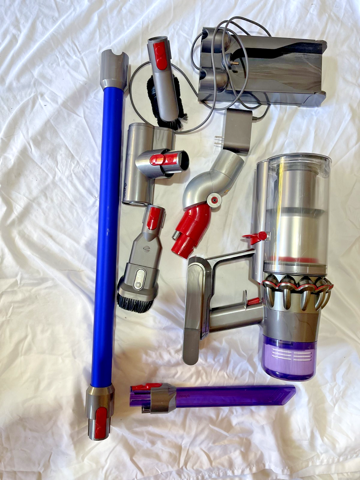 Dyson V11 Torque Drive+ Iron Blue Pre Owned In Great Condition - photo 3