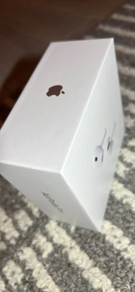 Apple AirPods Pro 2nd Gen - photo 3