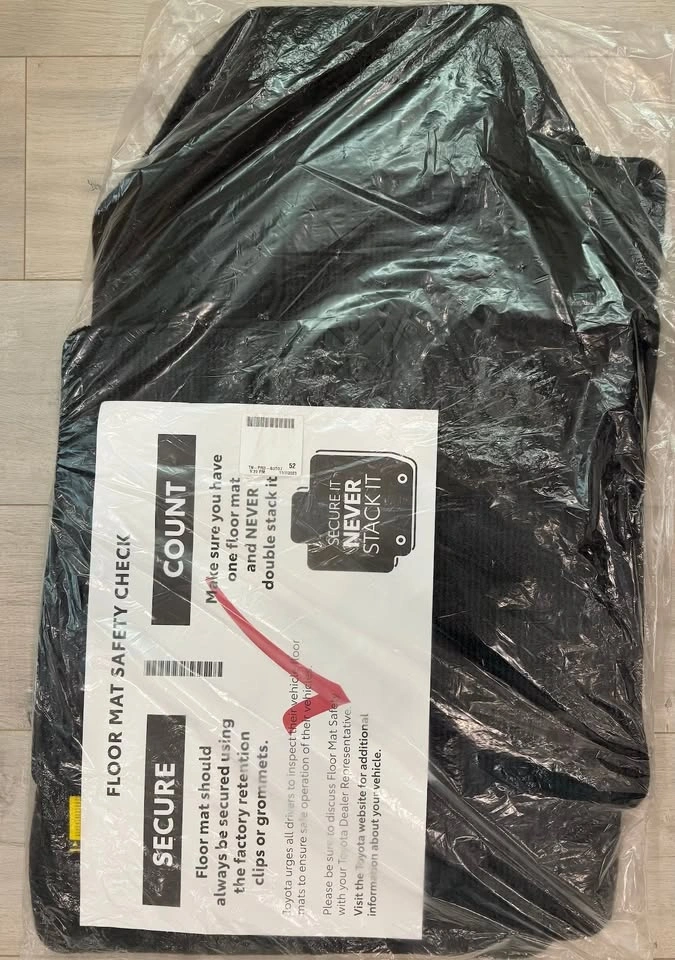 Toyota Rav4 Genuine OEM Carpet Floor Mats (4pc, Black) - photo 3