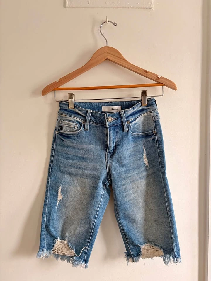 KanCan Light Blue Distressed Cropped Jeans