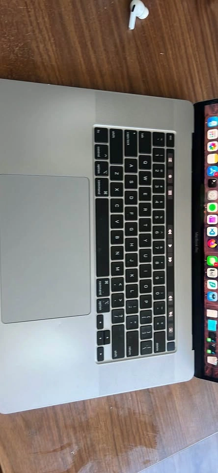 MacBook Pro - photo 2