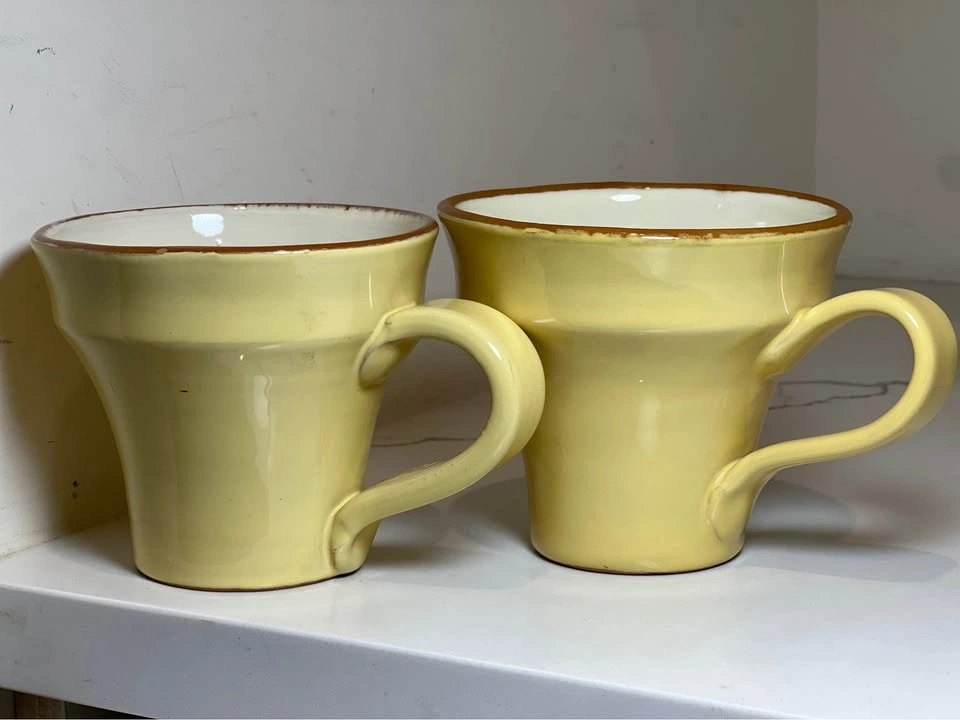 Vtg Vietri Italian Pottery Cucina Fresca Cream Saffron 2 Mugs - photo 2