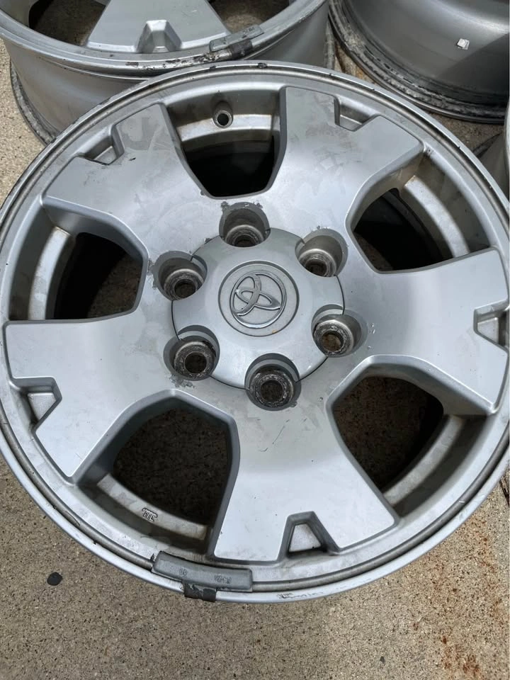 17 inch Toyota Tacoma 6-Spoke Alloy Rims (6x139.7) - Set of 4 - photo 3